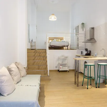 Cozy Loft Victoria Apartment