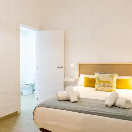 Cozy Loft Victoria Apartment